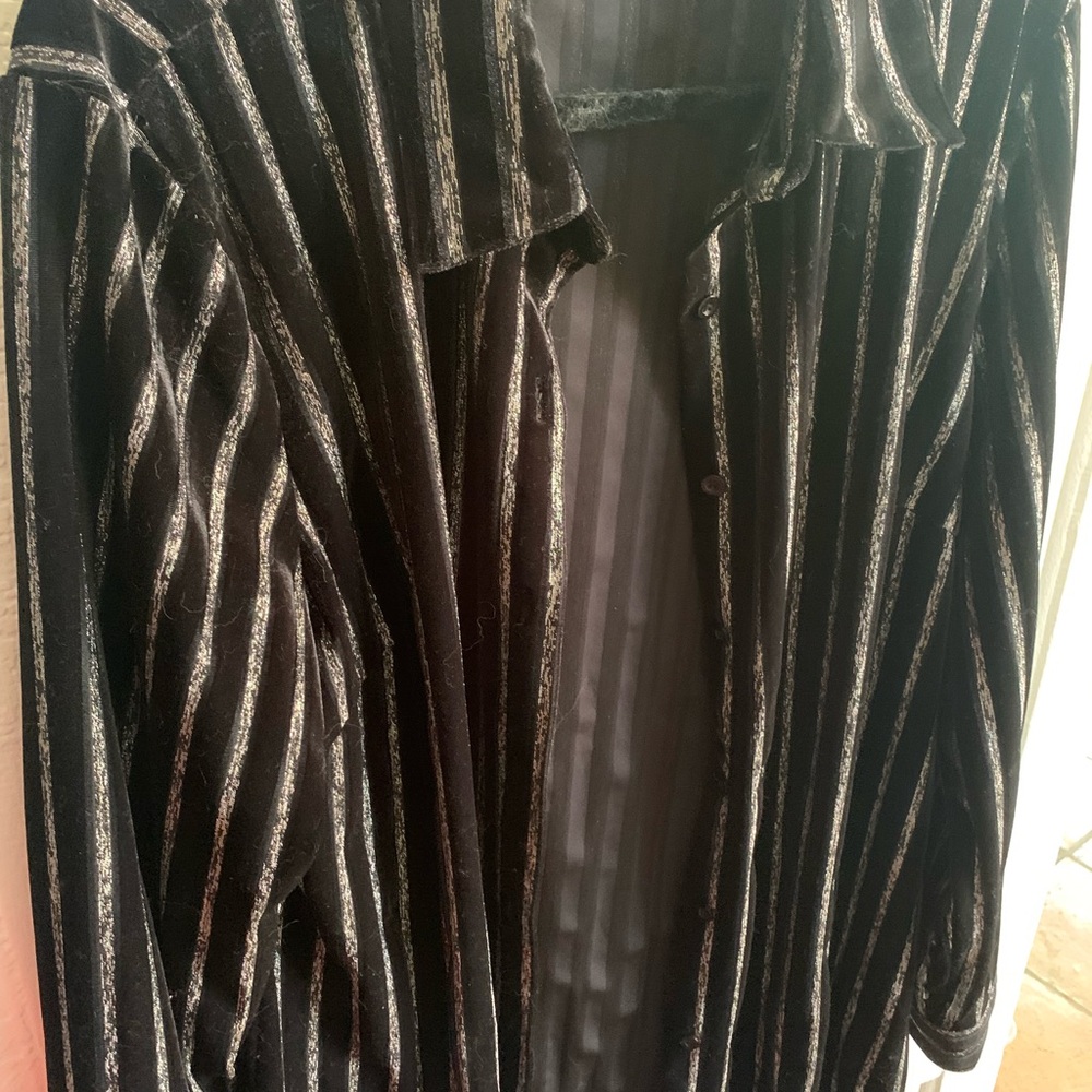 AZI velvet black and white button down shirt XL